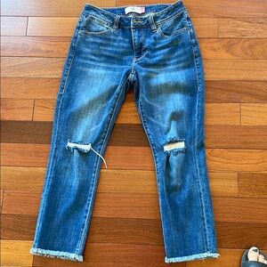 Cabi  jeans style 5495 cropped high straight, cut, distressed